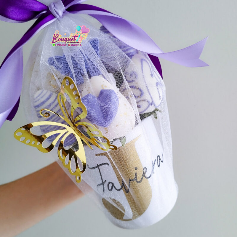 Taza con frutillas Bouquet decoraciones