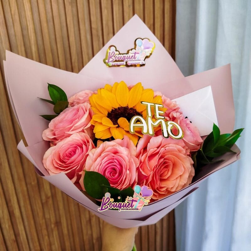 ramo de rosas con girasol